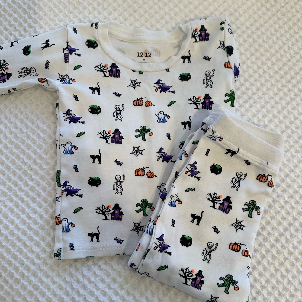 1212 toddler Halloween pjs (2t)
